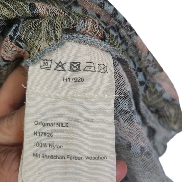 Nile Leaf Pattern Women's Blouse - Picture 3 of 6